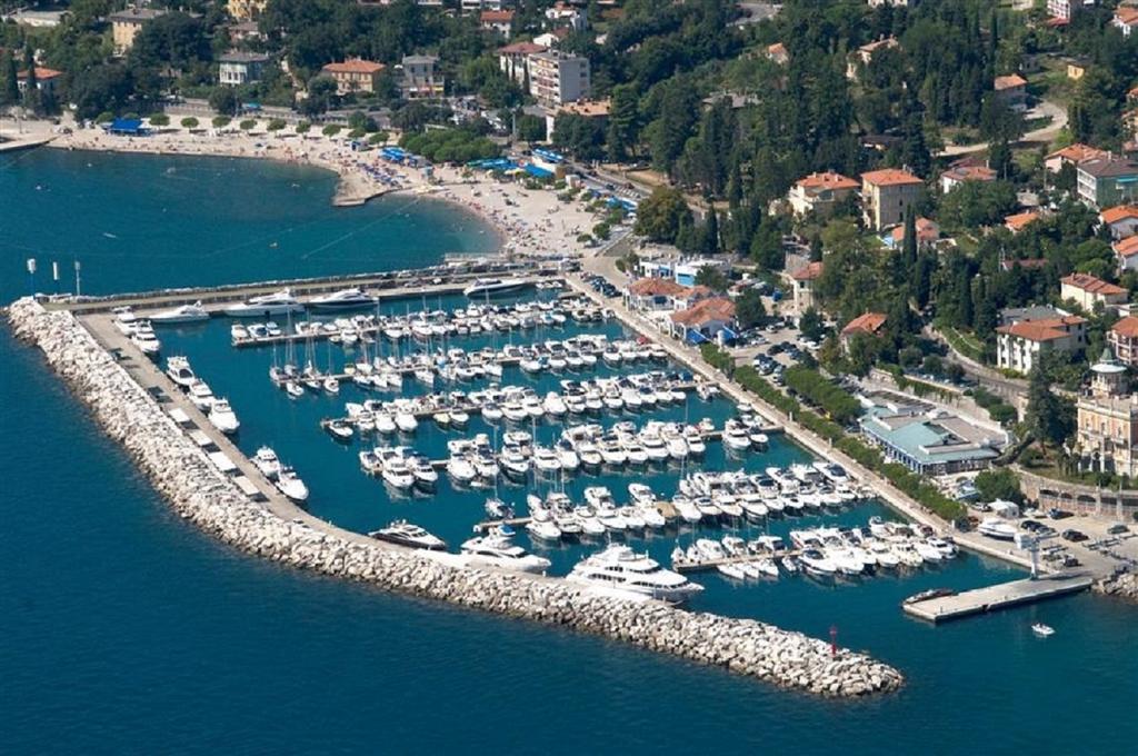 Apartment Koric Ičići Екстериор снимка